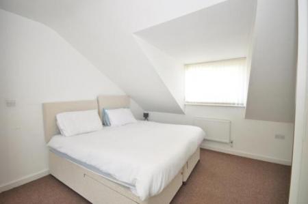 2 bedroom Flat to let in 86a Queens Road, North End, Portsmouth, PO2