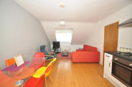 2 bedroom Flat to let in 86a Queens Road, North End, Portsmouth, PO2