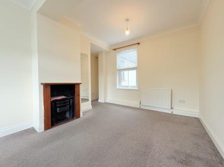 2 bedroom Maisonette for sale in West Street, Havant, PO9