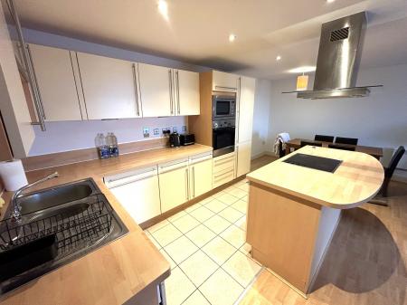 2 bedroom Flat to let in The Canalside, Gunwharf Quays, Portsmouth, PO1