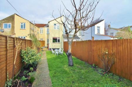 2 bedroom Terraced House to let in Forton Road, Fratton, Portsmouth, PO1