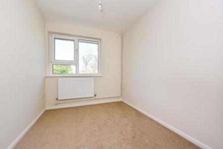 3 bedroom Flat to let in Stone Street, Southsea, Portsmouth, PO5