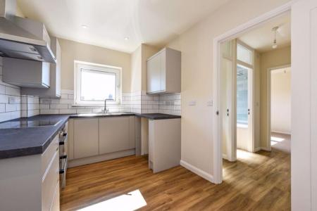 3 bedroom Flat to let in Stone Street, Southsea, Portsmouth, PO5