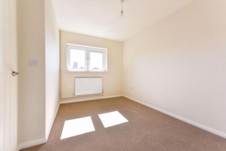 3 bedroom Flat to let in Stone Street, Southsea, Portsmouth, PO5