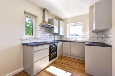 3 bedroom Flat to let in Stone Street, Southsea, Portsmouth, PO5