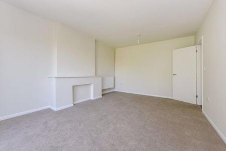 3 bedroom Flat to let in Stone Street, Southsea, Portsmouth, PO5