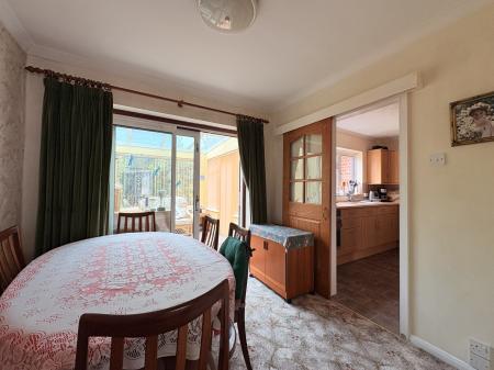 3 bedroom Semi-detached house for sale in Woodstock Road, Bedhampton, Havant, PO9
