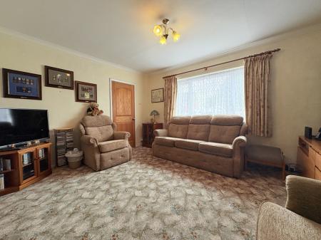 3 bedroom Semi-detached house for sale in Woodstock Road, Bedhampton, Havant, PO9