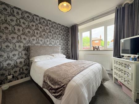 2 bedroom Semi-detached bungalow for sale in New Road, Bedhampton, Havant, PO9