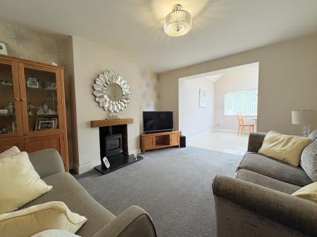 2 bedroom Semi-detached bungalow for sale in New Road, Bedhampton, Havant, PO9