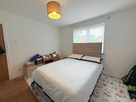 2 bedroom Semi-detached bungalow for sale in New Road, Bedhampton, Havant, PO9