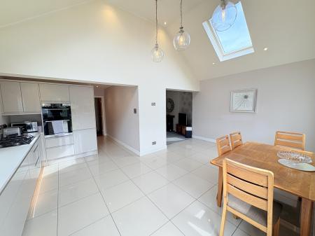 2 bedroom Semi-detached bungalow for sale in New Road, Bedhampton, Havant, PO9