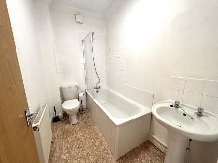 1 bedroom Flat to let in 30-32 Granada Road, Southsea, Portsmouth, PO4