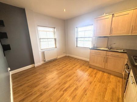 1 bedroom Flat to let in South Parade, Southsea, Portsmouth, PO5
