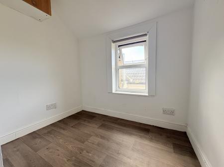 2 bedroom Maisonette to let in North End Avenue, North End, Portsmouth, PO2