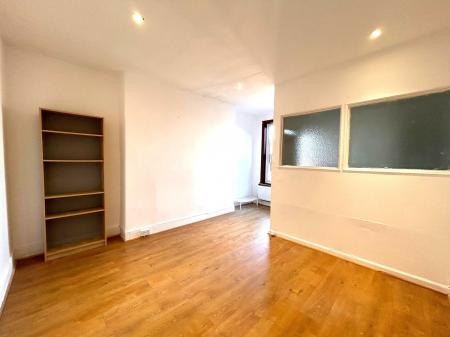 2 bedroom Flat to let in Western Parade, Southsea, Portsmouth, PO5