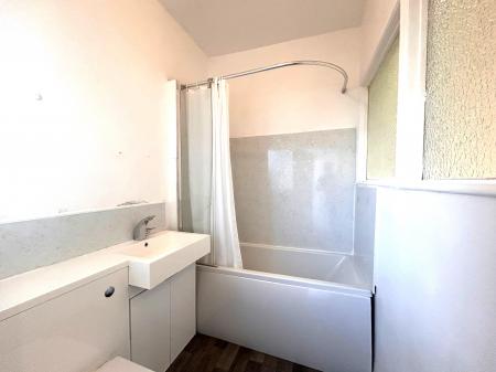 2 bedroom Flat to let in Western Parade, Southsea, Portsmouth, PO5