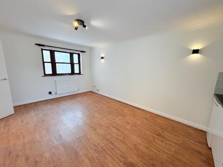 1 bedroom Flat to let in Vita Road, Hilsea, Portsmouth, PO2