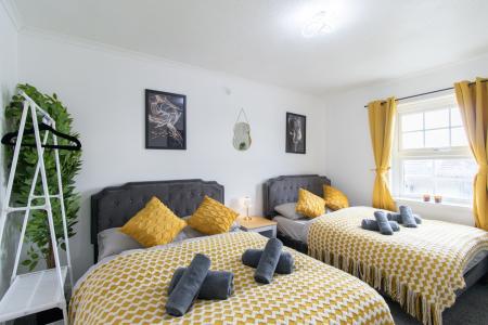2 bedroom Flat to let in Highland Road, Southsea, Portsmouth, PO4