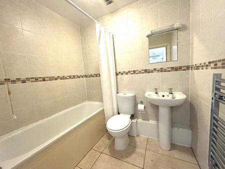 2 bedroom Flat to let in 39 New Brighton Road, Emsworth, PO10