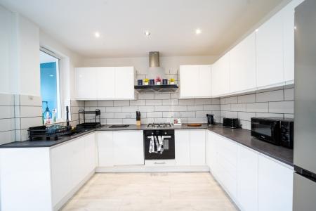 2 bedroom Semi-detached house to let in Curzon Howe Road, Portsmouth, PO1