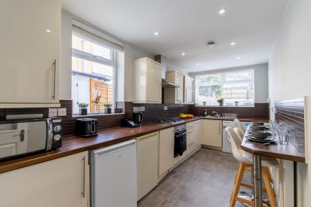 3 bedroom Detached house to let in Eastney Road, Southsea, Portsmouth, PO4