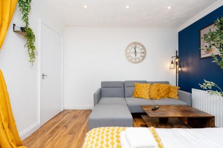 1 bedroom Flat to let in Robert Mack Court, St Georges Way