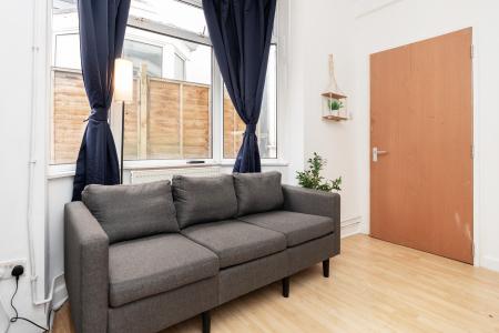 4 bedroom Terraced House to let in Orchard Road, Southsea, Portsmouth, PO4