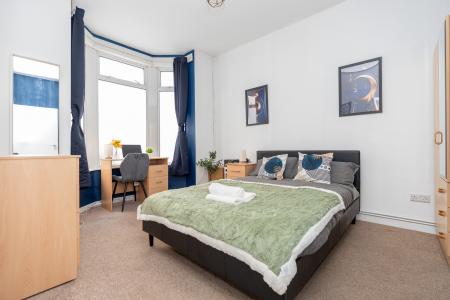 4 bedroom Terraced House to let in Orchard Road, Southsea, Portsmouth, PO4
