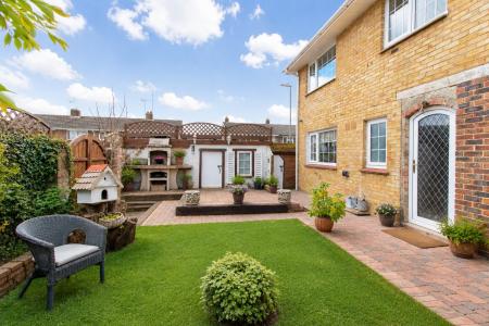 2 bedroom Semi-detached house to let in Passfield Walk, Havant, PO9