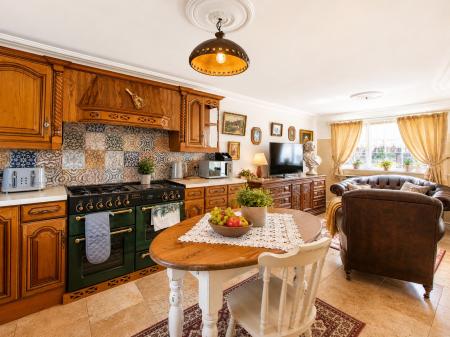 2 bedroom Semi-detached house to let in Passfield Walk, Havant, PO9