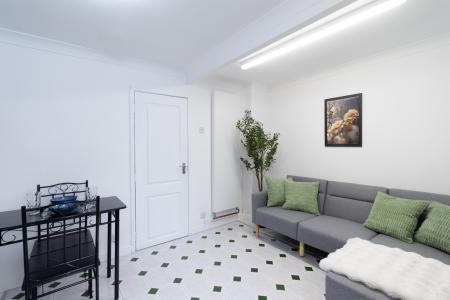 1 bedroom Flat to let in Copnor Road, Copnor, Portsmouth, PO3