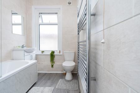 5 bedroom Terraced House to let in Francis Avenue, Southsea, Portsmouth, PO4