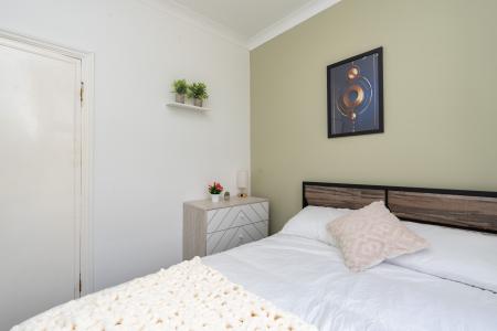 5 bedroom Terraced House to let in Francis Avenue, Southsea, Portsmouth, PO4