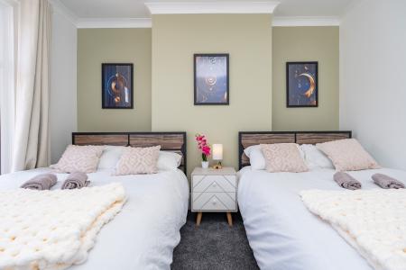 5 bedroom Terraced House to let in Francis Avenue, Southsea, Portsmouth, PO4