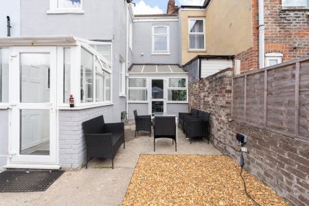 5 bedroom Terraced House to let in Francis Avenue, Southsea, Portsmouth, PO4