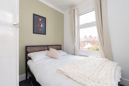 5 bedroom Terraced House to let in Francis Avenue, Southsea, Portsmouth, PO4