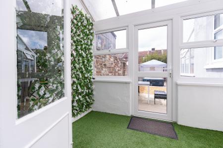 5 bedroom Terraced House to let in Francis Avenue, Southsea, Portsmouth, PO4