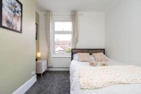 5 bedroom Terraced House to let in Francis Avenue, Southsea, Portsmouth, PO4