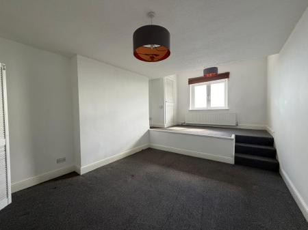 2 bedroom Flat to let in Mary Rose Court, South Parade, Southsea, Portsmouth, PO5