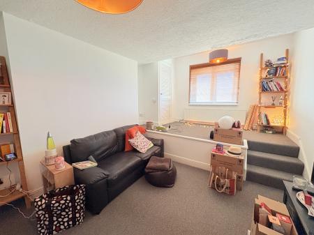 2 bedroom Flat to let in Mary Rose Court, South Parade, Southsea, Portsmouth, PO5