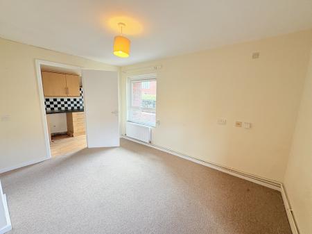 1 bedroom Flat for sale in 255 Twyford Avenue, Tipner, Portsmouth, PO2