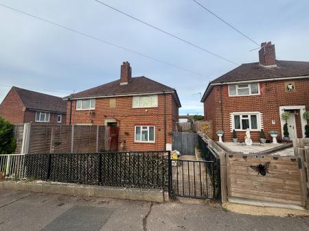 2 bedroom Maisonette to let in Holbeach Close, Wymering, Portsmouth, PO6