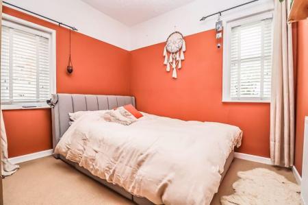 2 bedroom Flat to let in Gains Road, Southsea, Portsmouth, PO4