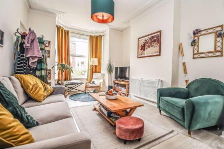 2 bedroom Flat to let in Gains Road, Southsea, Portsmouth, PO4