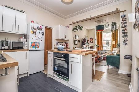 2 bedroom Flat to let in Gains Road, Southsea, Portsmouth, PO4