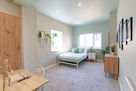 6 bedroom Terraced House to let in Manners Road, Southsea, Portsmouth, PO4