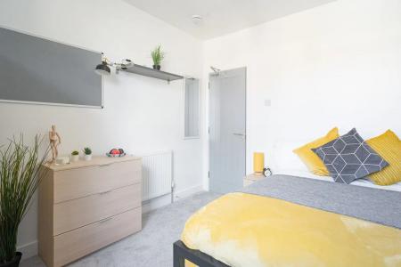 6 bedroom House share to let in Hudson Road, Southsea, Portsmouth, PO5