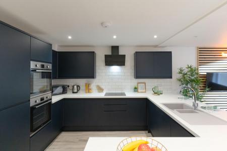 6 bedroom Terraced House to let in Jessie Road, Southsea, Portsmouth, PO4