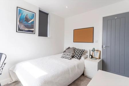 6 bedroom Town house to let in Jessie Road, Southsea, Portsmouth, PO4